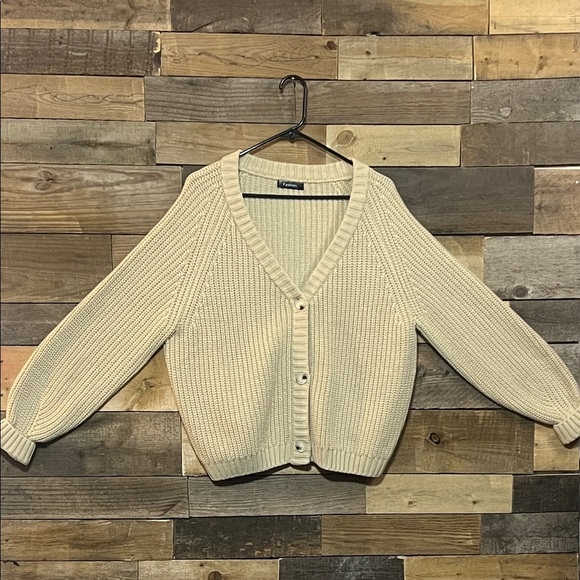 Fashion Cozy Tan Knit Cardigan Sweater Size Large - Picture 6 of 16